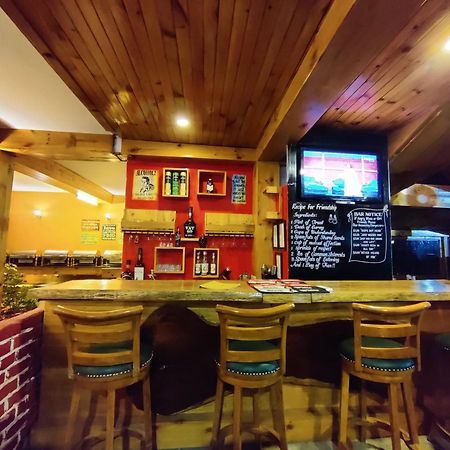 The Whispering Inn Resort And Bar 마날리 외부 사진