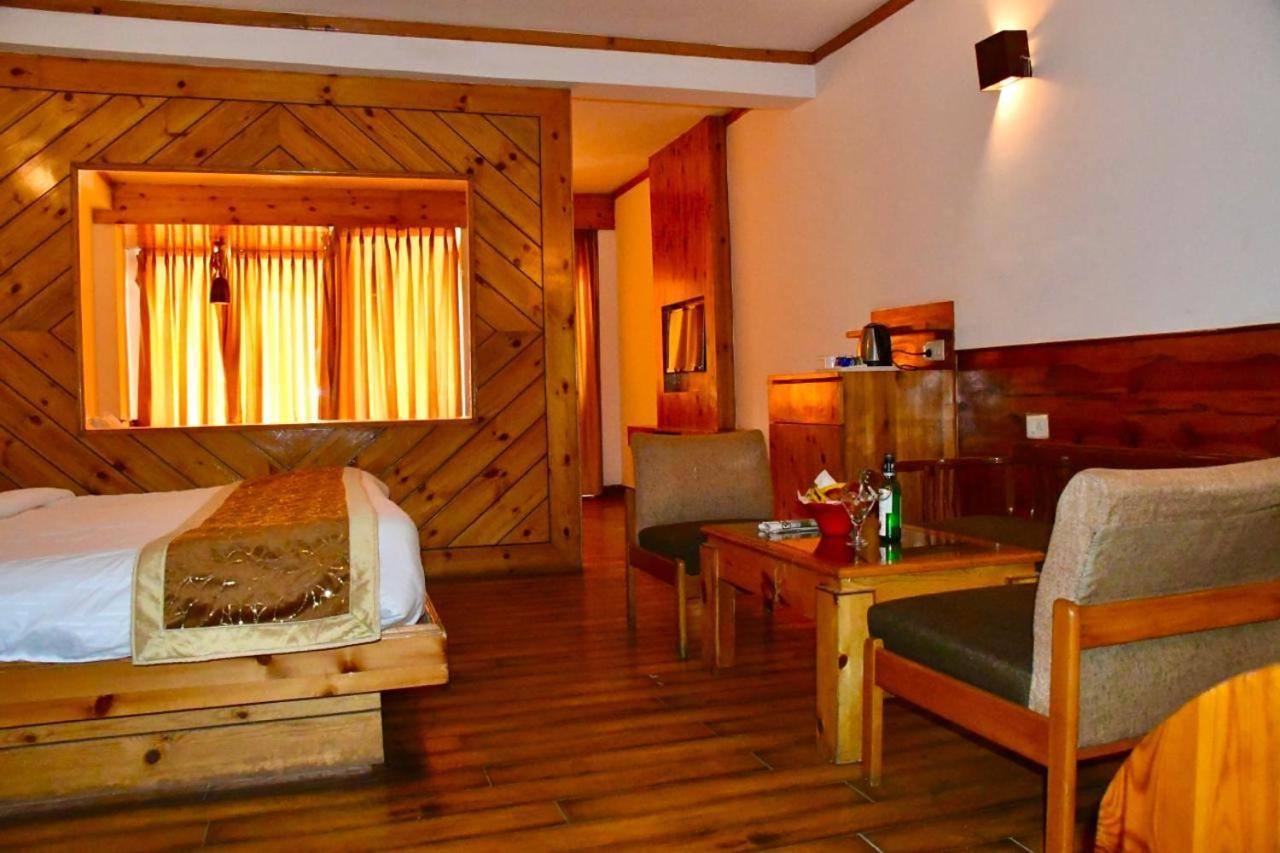 The Whispering Inn Resort And Bar 마날리 외부 사진