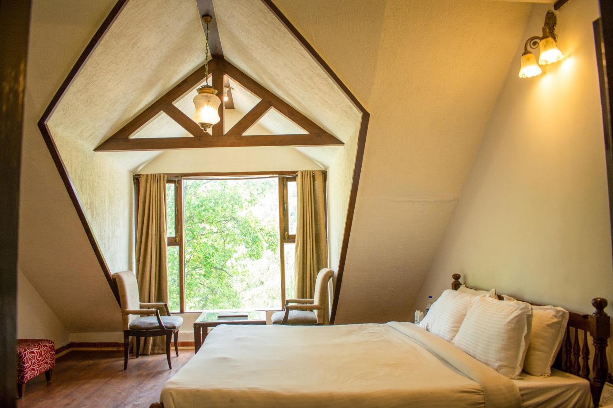 The Whispering Inn Resort And Bar 마날리 외부 사진