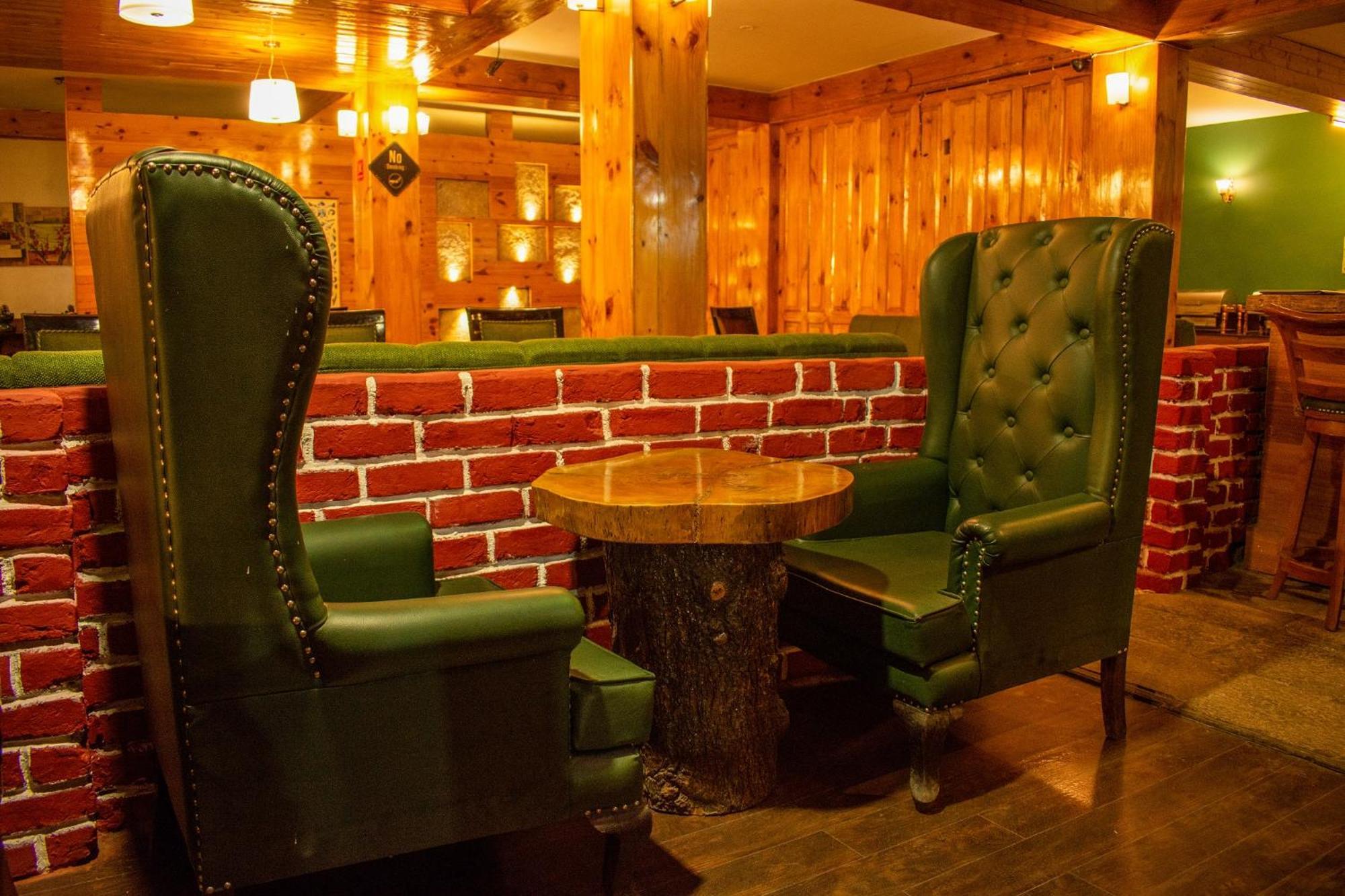 The Whispering Inn Resort And Bar 마날리 외부 사진