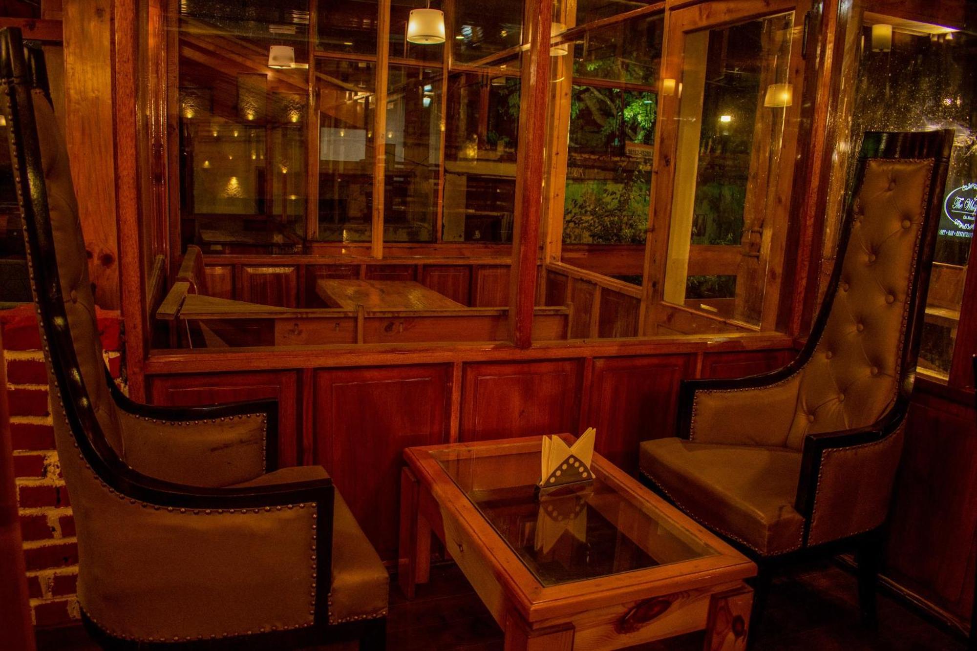 The Whispering Inn Resort And Bar 마날리 외부 사진