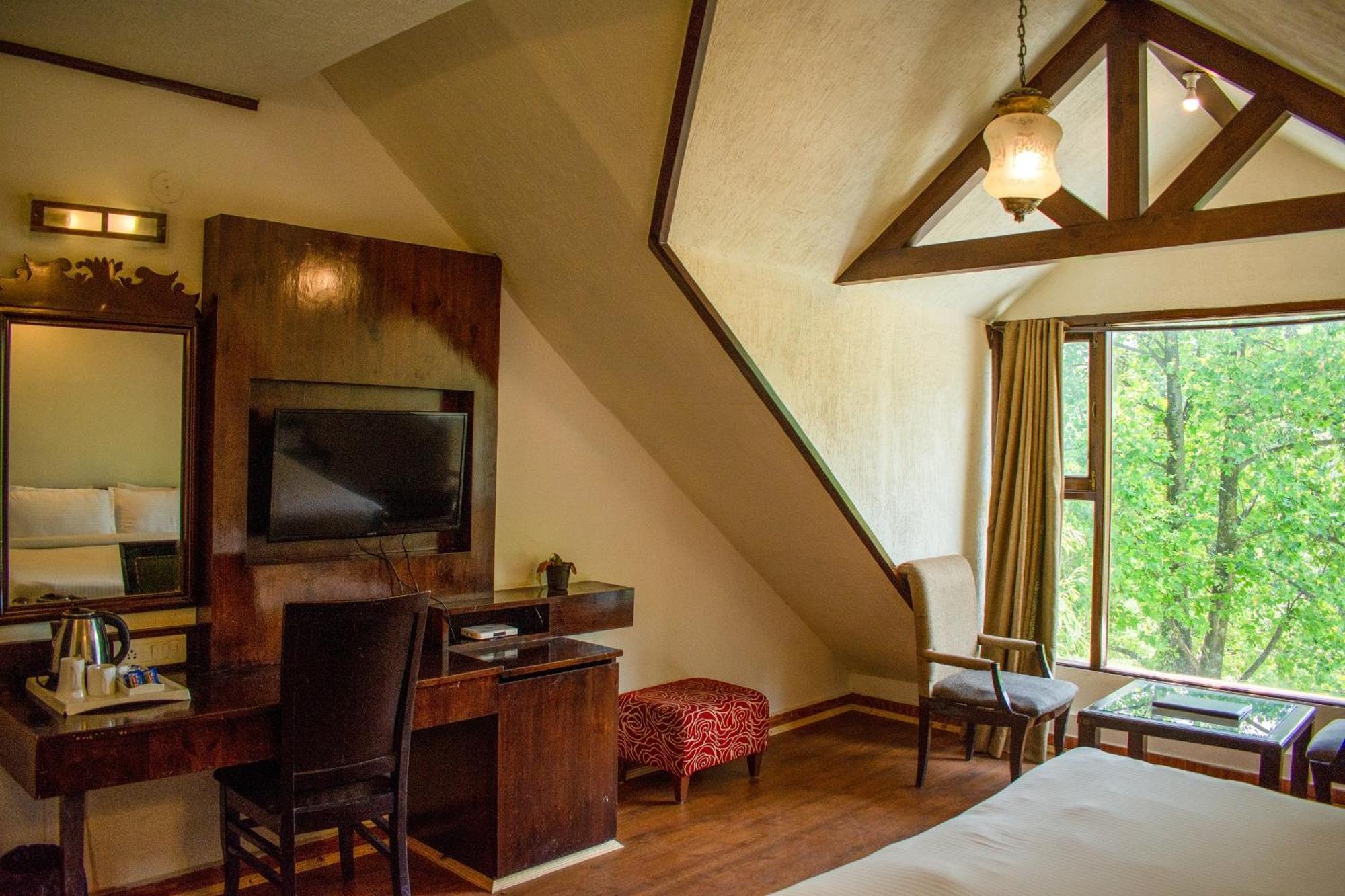 The Whispering Inn Resort And Bar 마날리 외부 사진