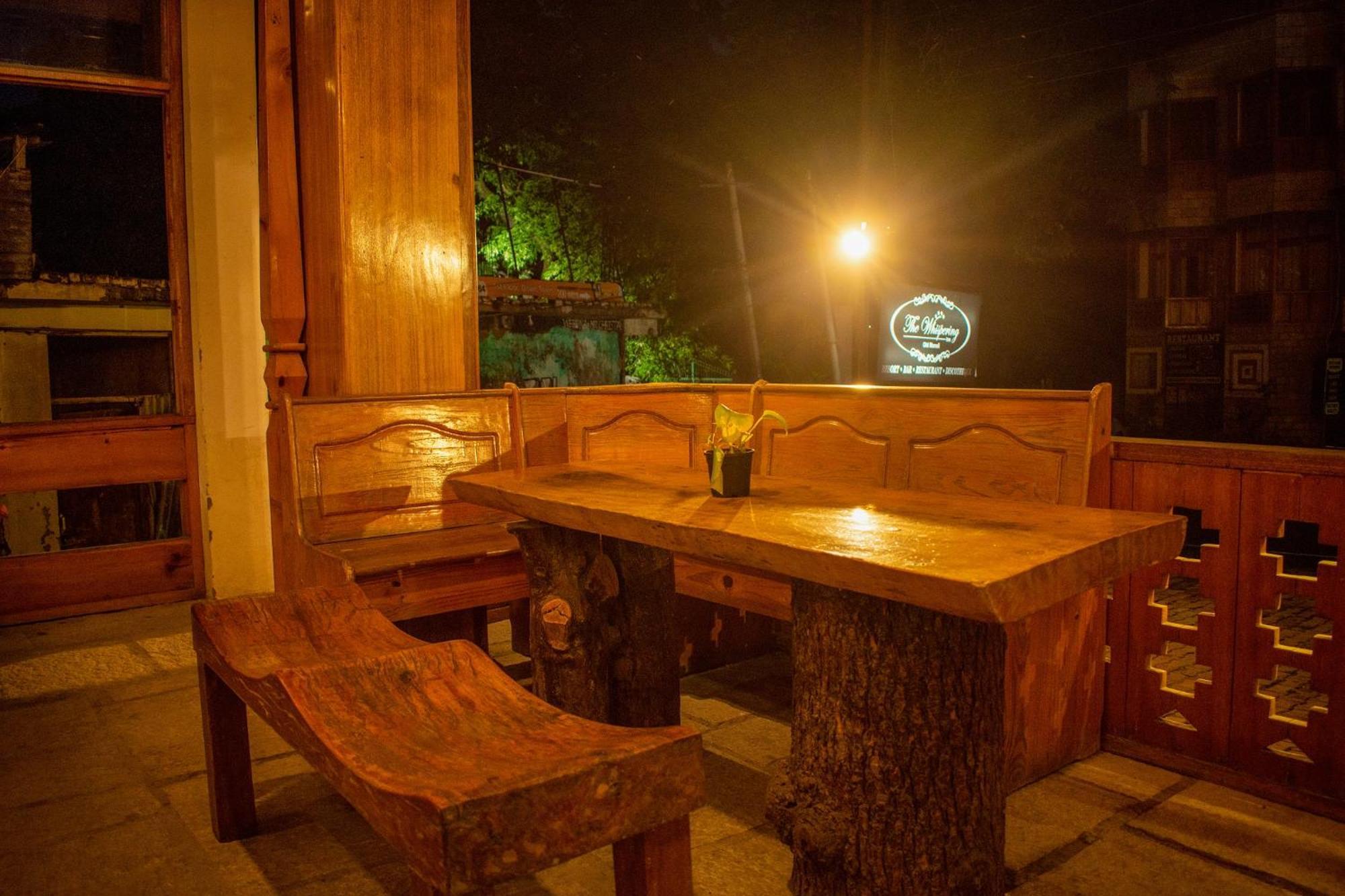 The Whispering Inn Resort And Bar 마날리 외부 사진