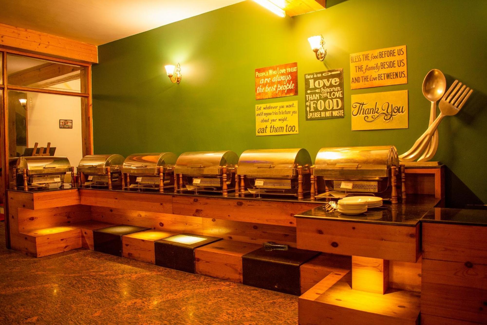 The Whispering Inn Resort And Bar 마날리 외부 사진