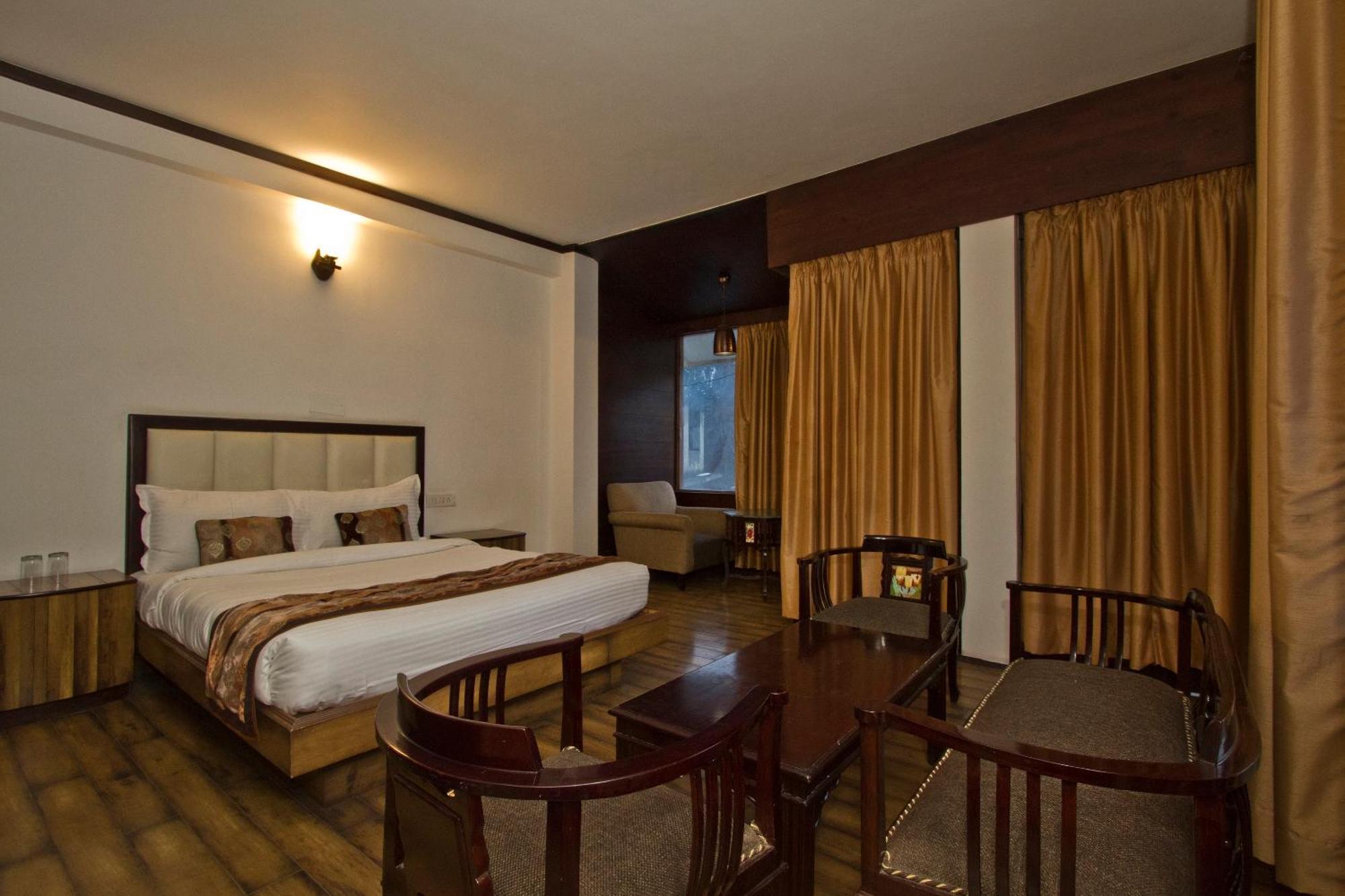 The Whispering Inn Resort And Bar 마날리 외부 사진