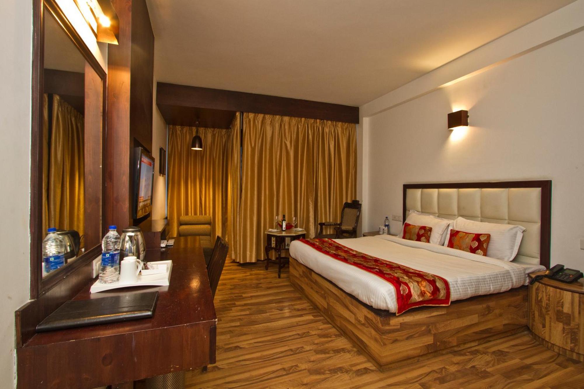 The Whispering Inn Resort And Bar 마날리 외부 사진